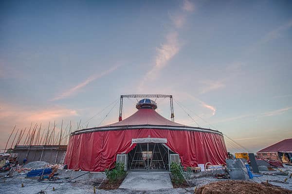 Phare Circus big top moved to the new venue
