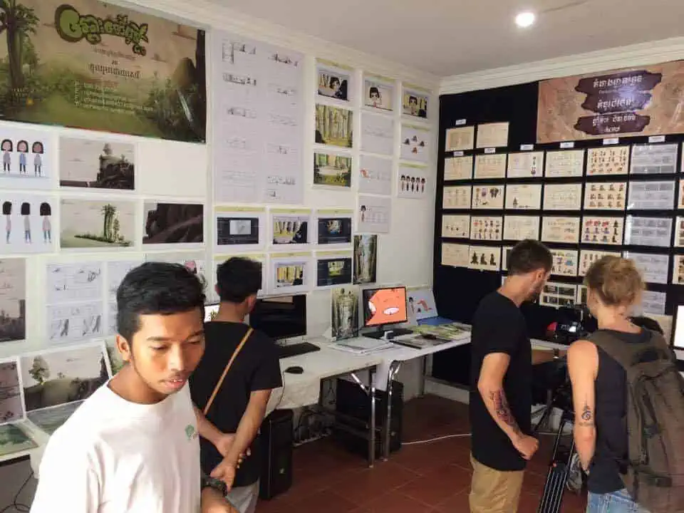 Several guests visit Phare Ponleu Selpak school during Open Days