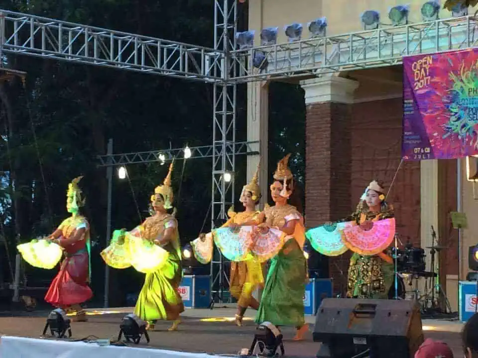 Phare Ponleu Selpak Open Days live performance - Apsara dancers in bright colorful costomes and hand fans