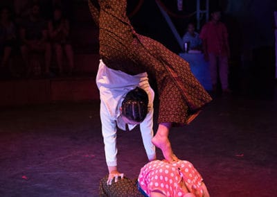 Phare Circus show "Same Same But Different": 2 female artists perform partner contortion acts