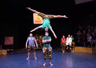 Phare Circus - Ponleu Samnang - balancing